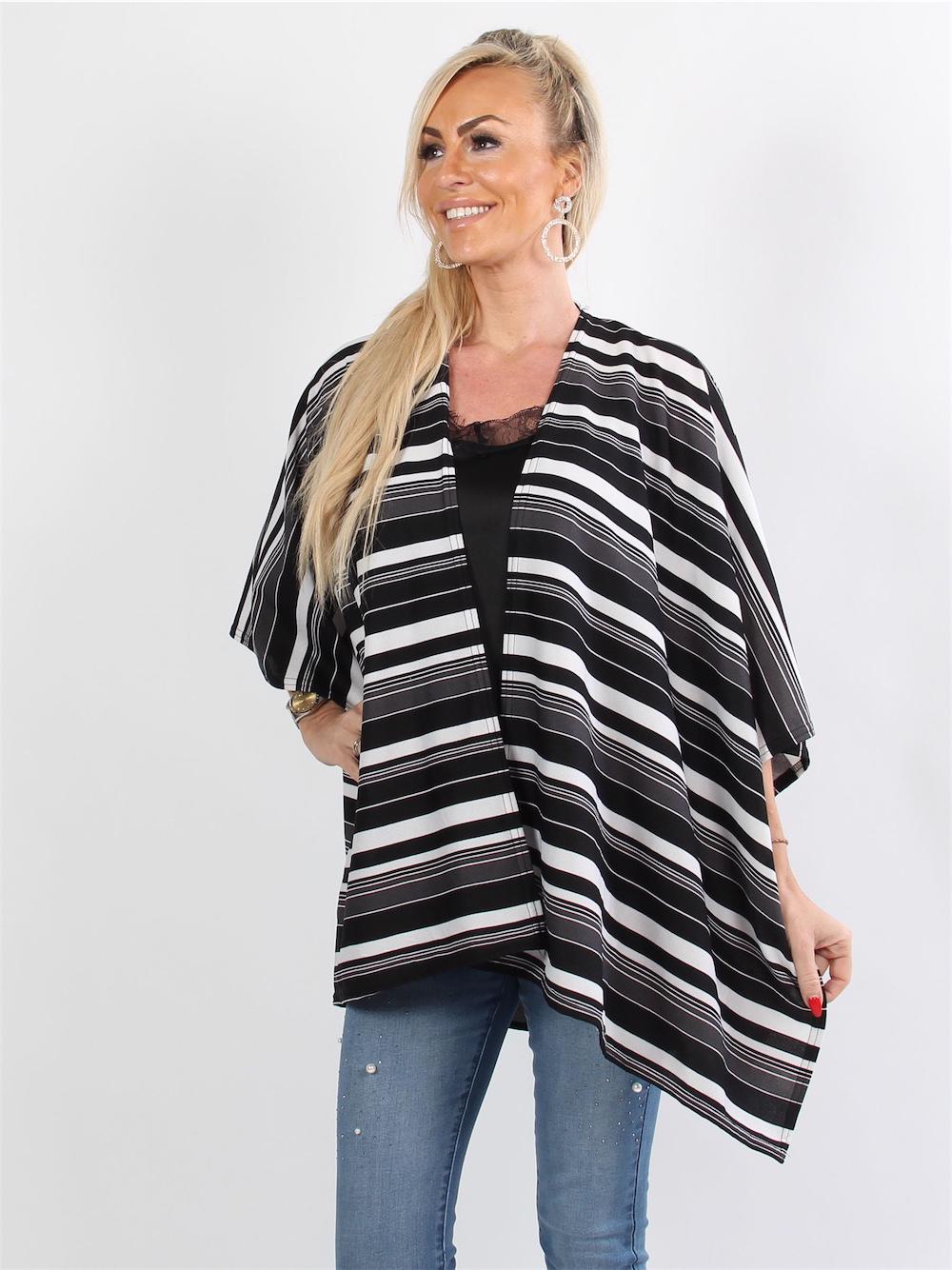 Jamilla - Sort og hvid stribet kimono med oversized look